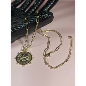 Hespera arrow necklace